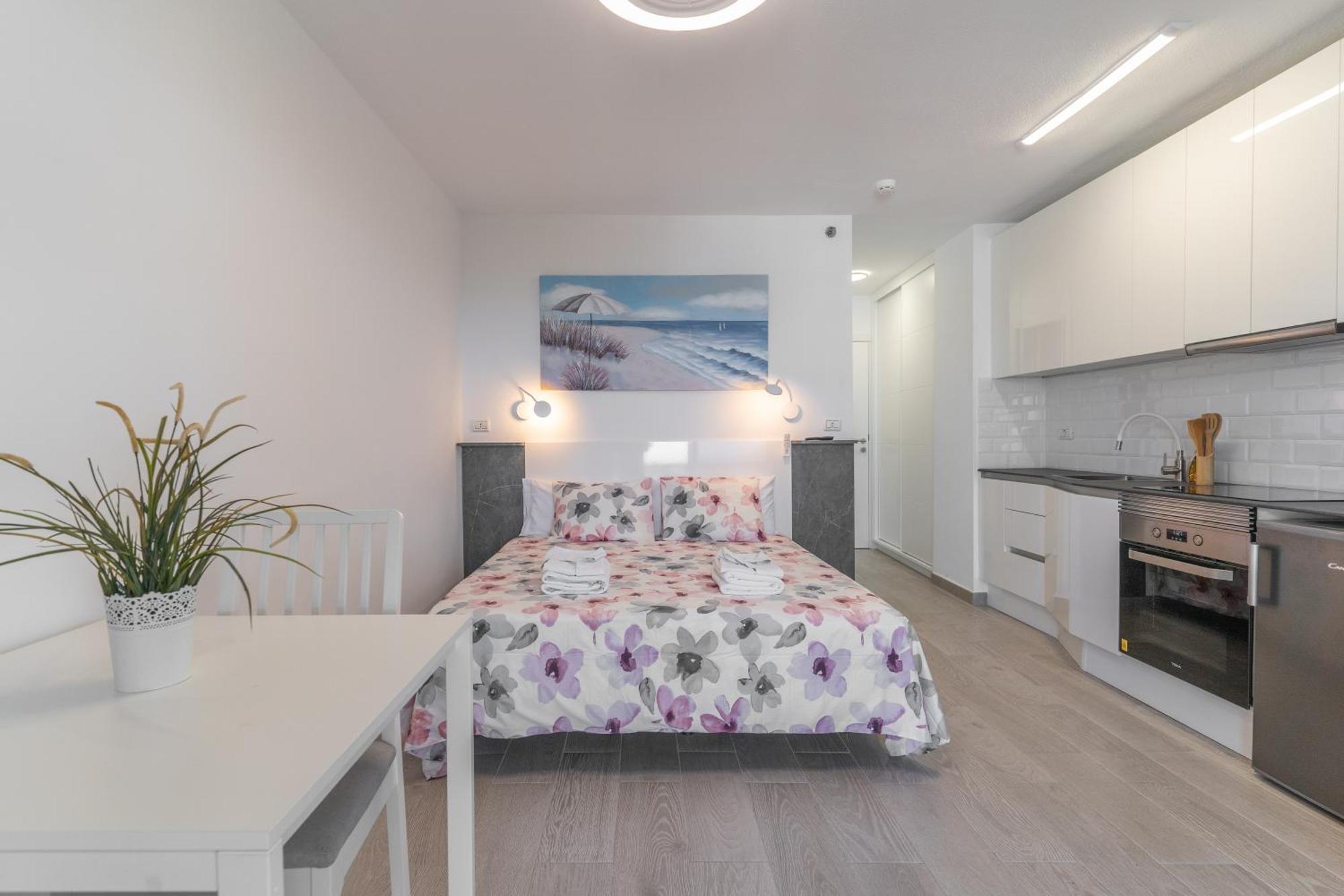 Go2Tenerife Apart'Dida Pool & First Line Of The Sea Los Cristianos  Exteriör bild